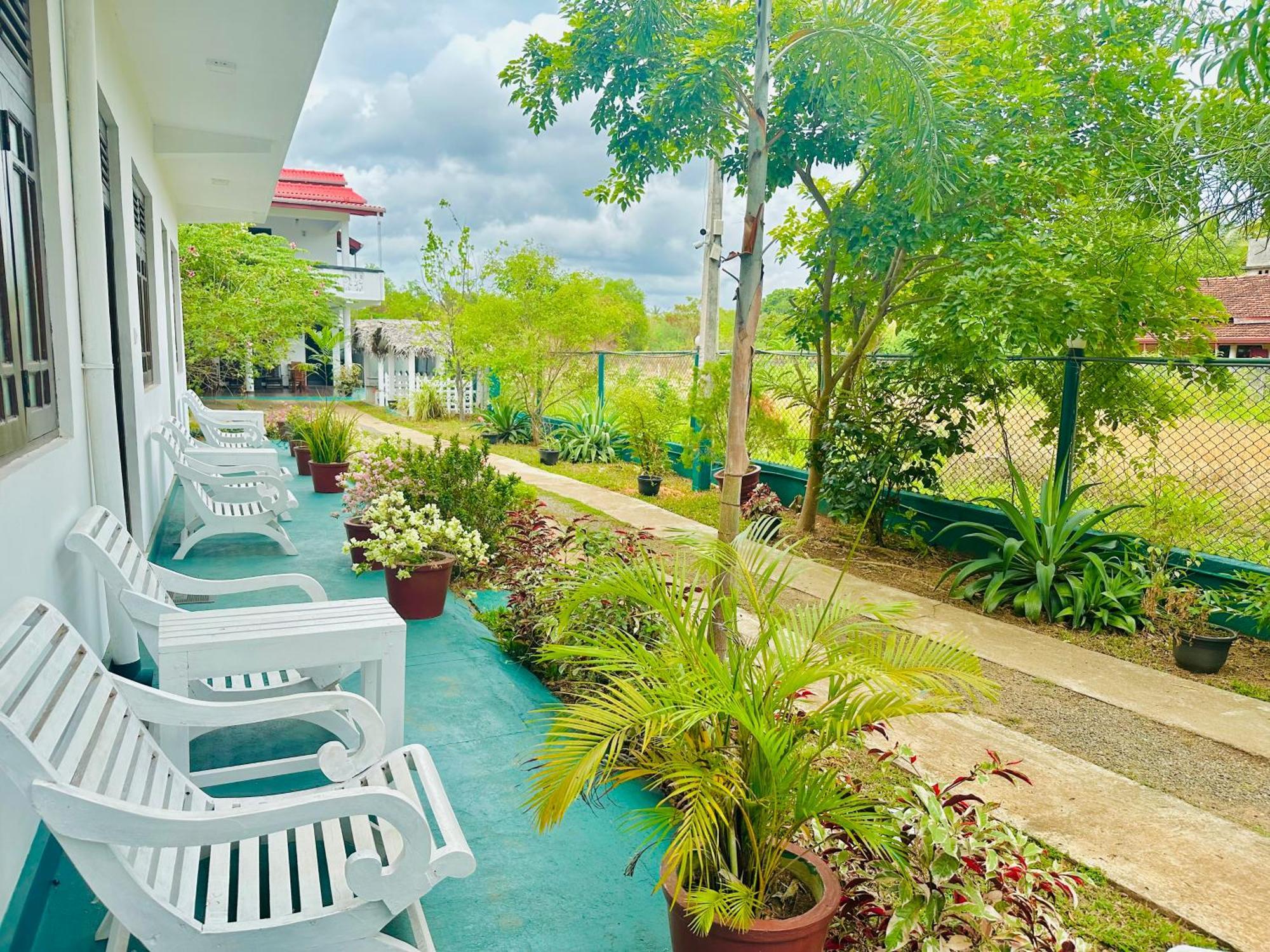 New Peacock Resort Dambulla Kültér fotó