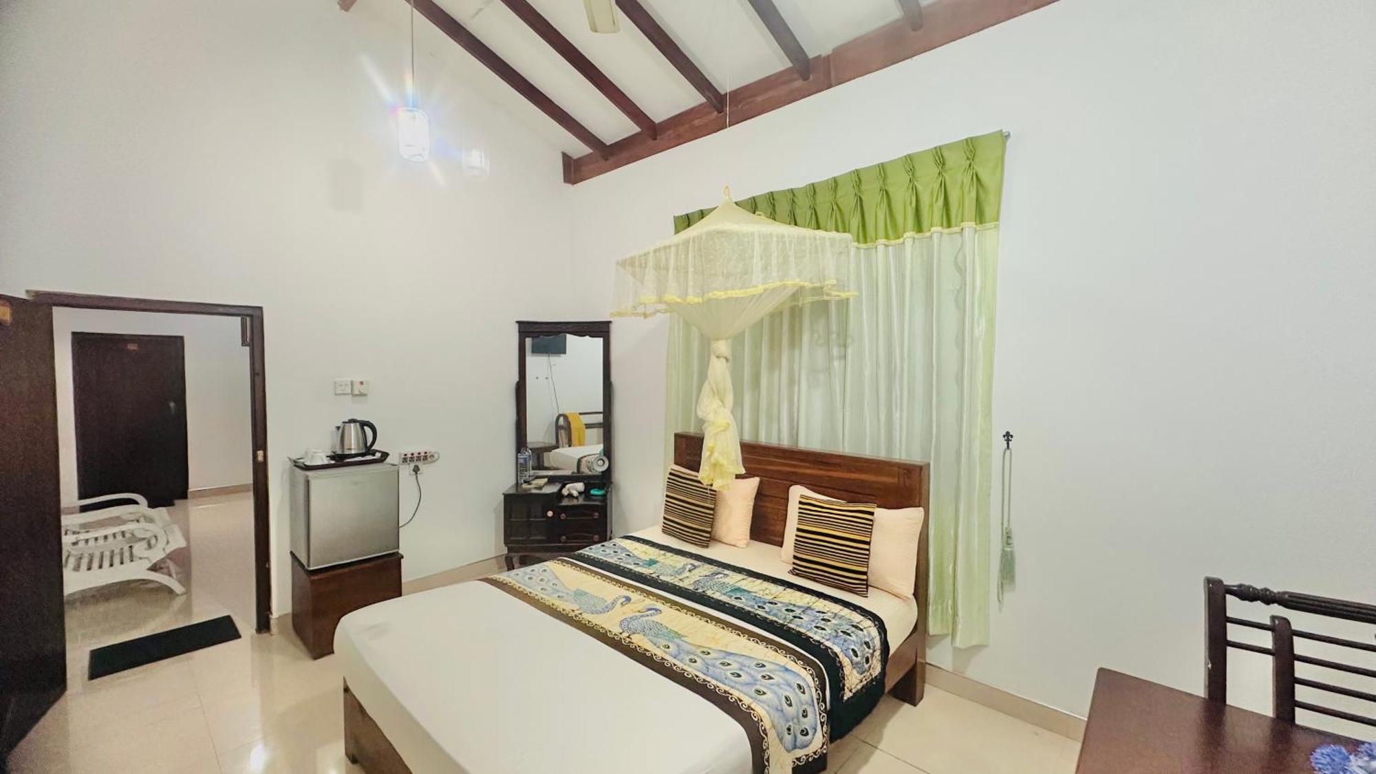 New Peacock Resort Dambulla Szoba fotó